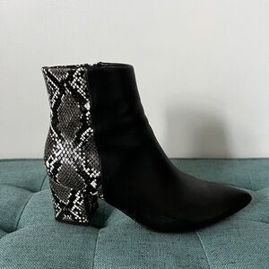 Nine West Iliora Snakeskin Ankle Boots - Size 6.5